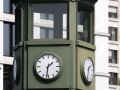 Der Potsdamer Platz in Berlin - ein Nachbau der ersten Verkehrsampel Deutschlands von 1924