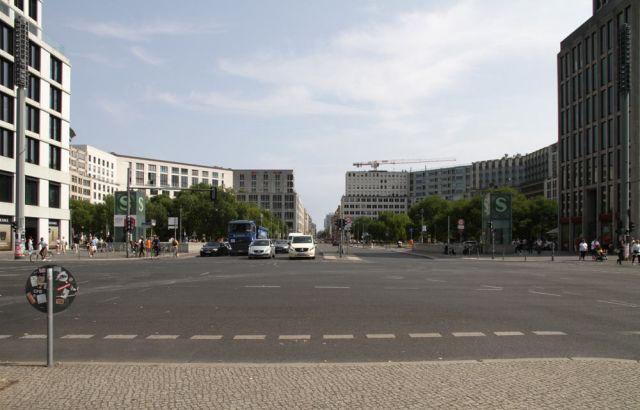 Bundeshauptstadt Berlin - der Leipziger Platz grenzt direkt an den Potsdamer Platz Bundeshauptstadt Berlin - der Leipziger Platz grenzt direkt an den Potsdamer Platz