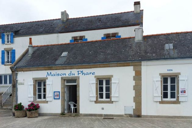 Port Haliguen auf der Halbinsel Quiberon - das Maison du Phare, das historische Haus des Leuchtturmwärters aus dem Jahr 1836 Port Haliguen auf der Halbinsel Quiberon - das Maison du Phare, das historische Haus des Leuchtturmwärters aus dem Jahr 1836