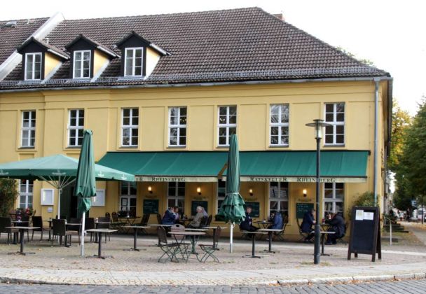 Rheinsberg in Brandenburg - der Ratskeller Rheinsberg am Markt Rheinsberg in Brandenburg - der Ratskeller Rheinsberg am Markt