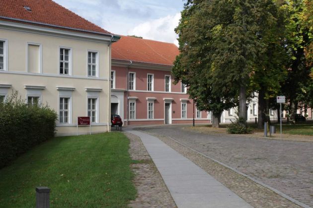 Rheinsberg in Brandenburg - der Musikakademie und die Kreismusikschule am Markt Rheinsberg in Brandenburg - der Musikakademie und die Kreismusikschule am Markt