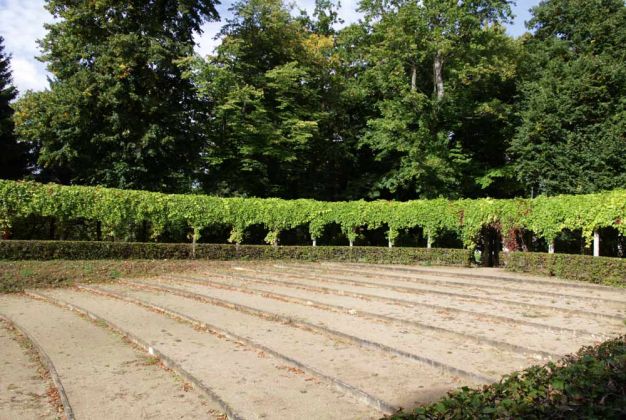 Rheinsberg in Brandenburg - das Heckentheater im Schlossgarten Rheinsberg in Brandenburg - das Heckentheater im Schlossgarten