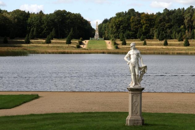 Rheinsberg in Brandenburg - im Schlosspark am Grienericksee Rheinsberg in Brandenburg - im Schlosspark am Grienericksee