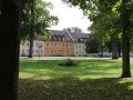 Rheinsberg in Brandenburg - eine historische H&auml;userzeile am weitl&auml;ufigen Markt&nbsp;