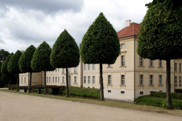 Rheinsberg in Brandenburg - die Schlossfassade zum Marktplatz