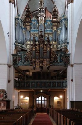 Eine Innenansicht des Doms von Riga mit der berühmten Orgel, 1853/1884 von Firma E.F. Walcker & Co. erstellt Eine Innenansicht des Doms von Riga mit der berühmten Orgel, 1853/1884 von Firma E.F. Walcker & Co. erstellt