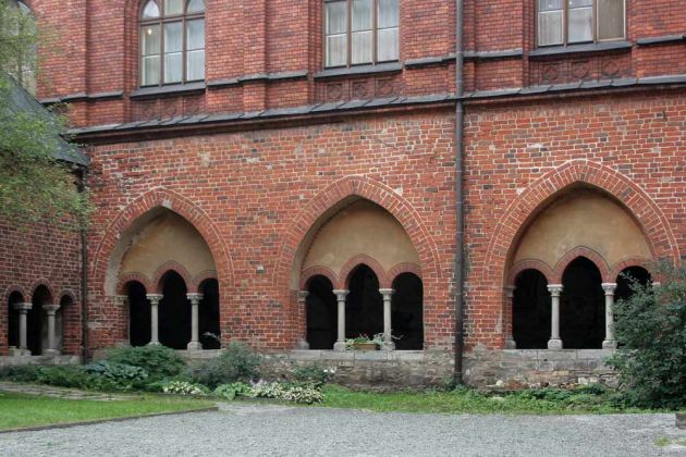 Lettlands Hauptstadt Riga - der Kreuzgang des Domkapitelklosters neben dem Dom St. Marien Lettlands Hauptstadt Riga - der Kreuzgang des Domkapitelklosters neben dem Dom St. Marien