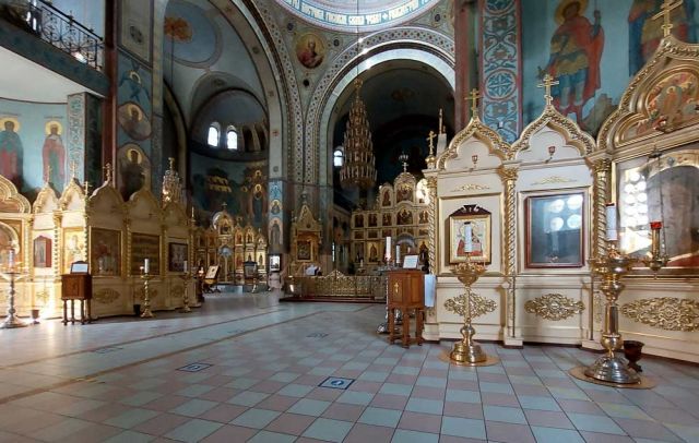 Rigas Neustadt - die Innenansicht der Russisch-Orthodoxen Kathedrale der Geburt Christi Rigas Neustadt - die Innenansicht der Russisch-Orthodoxen Kathedrale der Geburt Christi