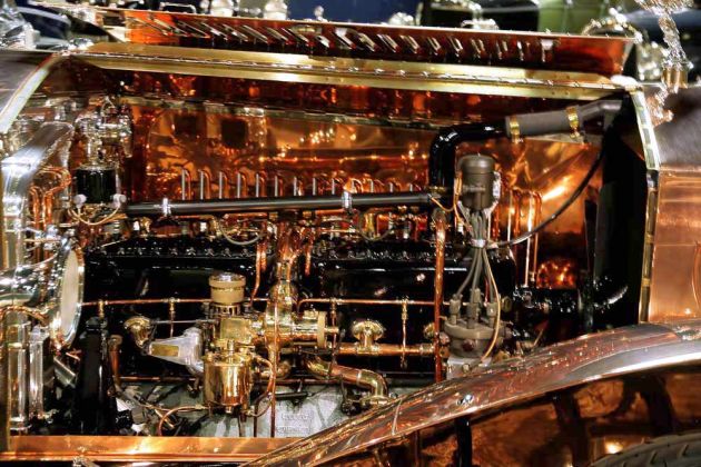 Der 7.036 ccm Sechszylinder-Reihenmotor des Rolls-Royce Silver Ghost mit kompletter Kupfer-Karosserie - Baujahr 1921, 48 PS - Harrah Collection, Reno, Nevada Der 7.036 ccm Sechszylinder-Reihenmotor des Rolls-Royce Silver Ghost mit kompletter Kupfer-Karosserie - Baujahr 1921, 48 PS - Harrah Collection, Reno, Nevada