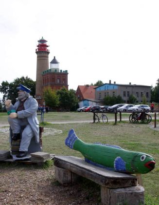 Kap Arkona, Ostseeinsel Rügen - der 'Schinkelturm' von 1826 und der Neue Leuchtturm von 1905 Kap Arkona, Ostseeinsel Rügen - der 'Schinkelturm' von 1826 und der Neue Leuchtturm von 1905