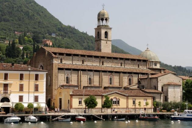 Saló, Lago di Garda - der Dom 'Duomo di Santa Maria Annunziata' Saló, Lago di Garda - der Dom 'Duomo di Santa Maria Annunziata'