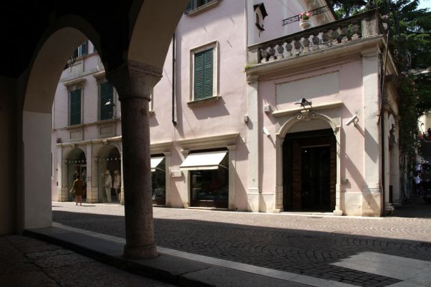 Salò, Lago di Garda - in der Einkaufsgasse Via Mattia Butturini Salò, Lago di Garda - in der Einkaufsgasse Via Mattia Butturini
