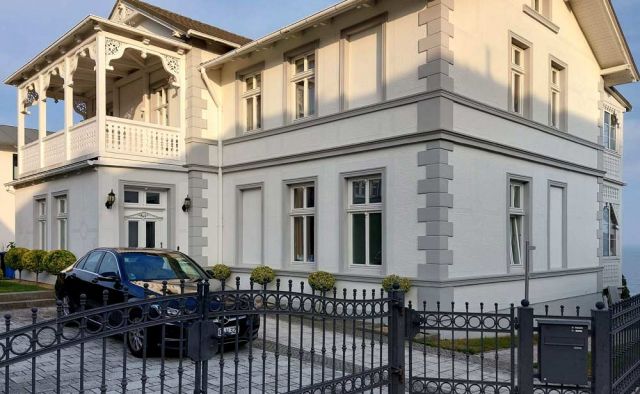 Hafenstadt Sassnitz - der Drehort der Fernsehserie 'Praxis mit Meerblick' in der Sassnitzer Altstadt Hafenstadt Sassnitz - der Drehort der Fernsehserie 'Praxis mit Meerblick' in der Sassnitzer Altstadt