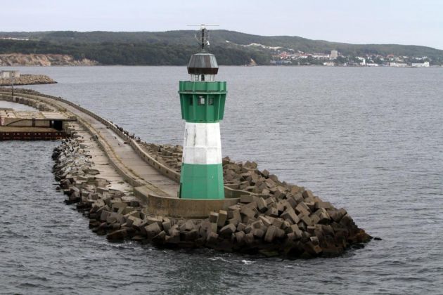 Das Molenfeuer am Fährhafen Sassnitz-Mukran - Höhe 16 Meter, Baujahr 1996 Das Molenfeuer am Fährhafen Sassnitz-Mukran - Höhe 16 Meter, Baujahr 1996