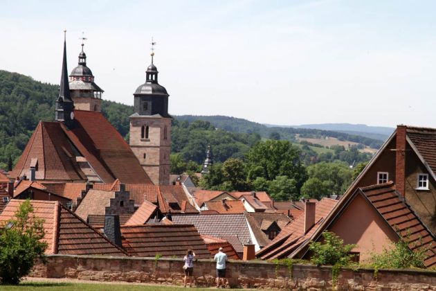 Schmalkalden am Rande des Thüringer Waldes - der Blick vom Schlossgarten über die Dächer der Stadt Schmalkalden am Rande des Thüringer Waldes - der Blick vom Schlossgarten über die Dächer der Stadt