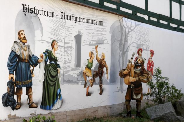 Schmalkalden am Rande des Thüringer Waldes - bemalte Fassade am Zinnfiguren-Museum Historicum Schmalkalden am Rande des Thüringer Waldes - bemalte Fassade am Zinnfiguren-Museum Historicum