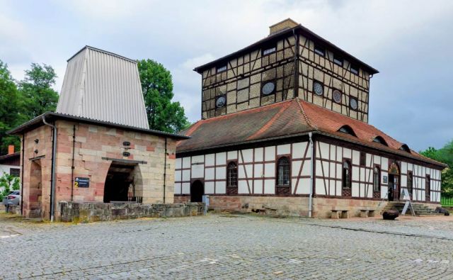 Das Hochofen- und Werkzeugmuseum in Schmalkalden am Südwesthang des Thüringer Waldes Das Hochofen- und Werkzeugmuseum in Schmalkalden am Südwesthang des Thüringer Waldes