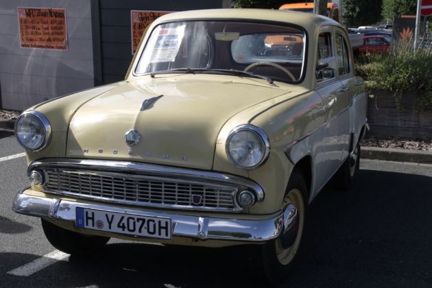 Ein Moskwitsch 407 der Bauzeit von Mai 1958 bis Oktober 1963 - 1.358 ccm Vierzylinder-Reihenmotor, 45 PS Ein Moskwitsch 407 der Bauzeit von Mai 1958 bis Oktober 1963 - 1.358 ccm Vierzylinder-Reihenmotor, 45 PS