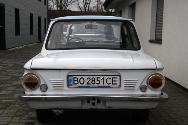 Ein Saporoshez 968 der Bauzeit 1971 bis 1994, die Heckansicht - 1.196 ccm Heckmotor, 40 PS Ein Saporoshez 968 der Bauzeit 1971 bis 1994, die Heckansicht - 1.196 ccm Heckmotor, 40 PS