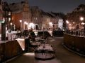 Hansestadt Stade - der Alte Hansehafen mit historischen Bauten am Ufer der Schwinge bei Nacht