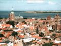 Die Hansestadt Stralsund - der Blick über die Altstadt mit Nikolai- und Jakobi-Kirche vom Turm der St. Marienkirche