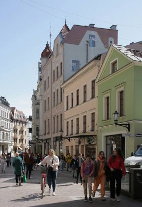 Toruń, Thorn - historische Gebäude am der Szeroka in Richtung Neustädter Markt, Rynek Nowomiesjki Toruń, Thorn - historische Gebäude am der Szeroka in Richtung Neustädter Markt, Rynek Nowomiesjki