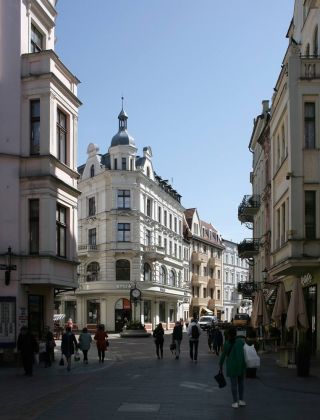 Toruń, Thorn - historische Gebäude am der Szeroka in Richtung Neustädter Markt, Rynek Nowomiesjki Toruń, Thorn - historische Gebäude am der Szeroka in Richtung Neustädter Markt, Rynek Nowomiesjki
