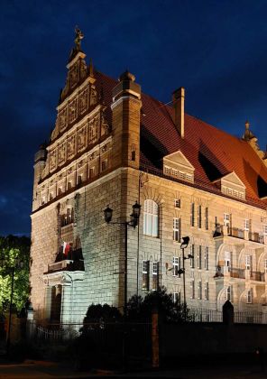 Die Blaue Stunde in Toruń, Thorn - Nicolaus Copernicus University Museum Die Blaue Stunde in Toruń, Thorn - Nicolaus Copernicus University Museum