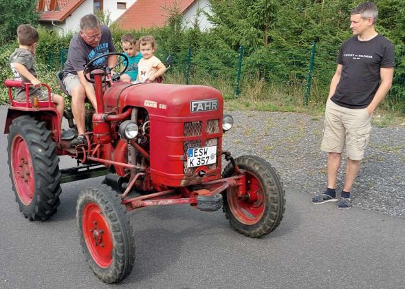 Fahr D 90, luftgekühlter Viertakt-Einzylinder-Dieselmotor mit Direkteinspritzung, 12 PS - Bauzeit 1953 bis 1956 Fahr D 90, luftgekühlter Viertakt-Einzylinder-Dieselmotor mit Direkteinspritzung, 12 PS - Bauzeit 1953 bis 1956